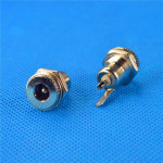 Socket de montaje DC 5.5x2.1 / 2.5 Metal completo 1 pieza